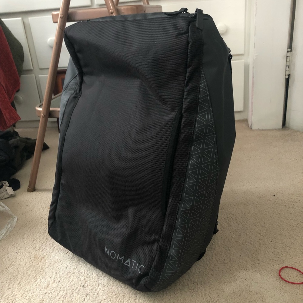 Nomatic travel backpack 40/45L